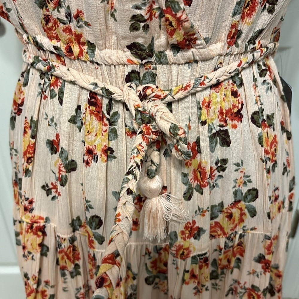 Nostalgia Floral Dress - Picture 4 of 11